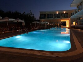 2 piscinas al aire libre