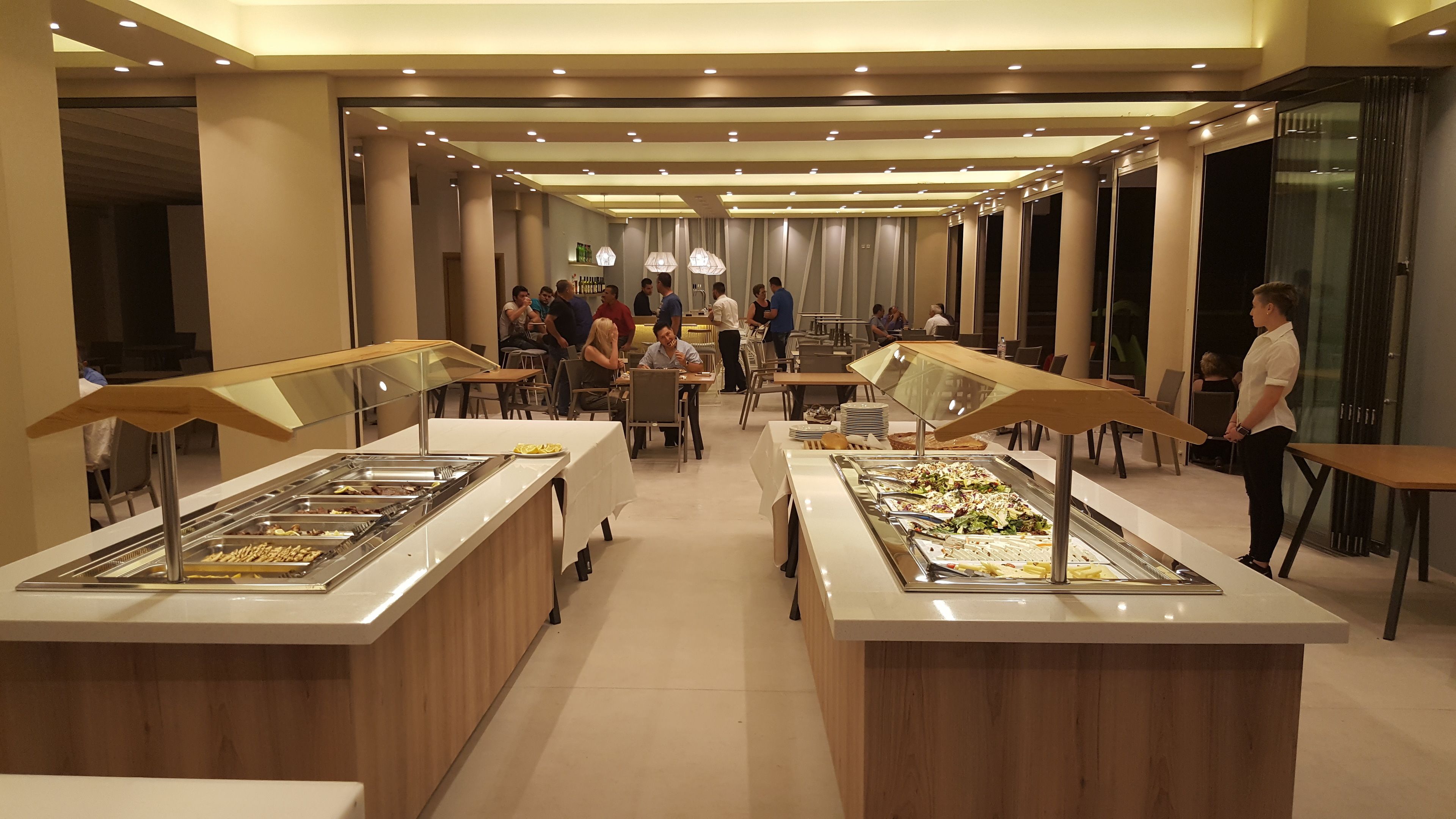 Frokost, lunsj og middag serveres, middelhavsretter 