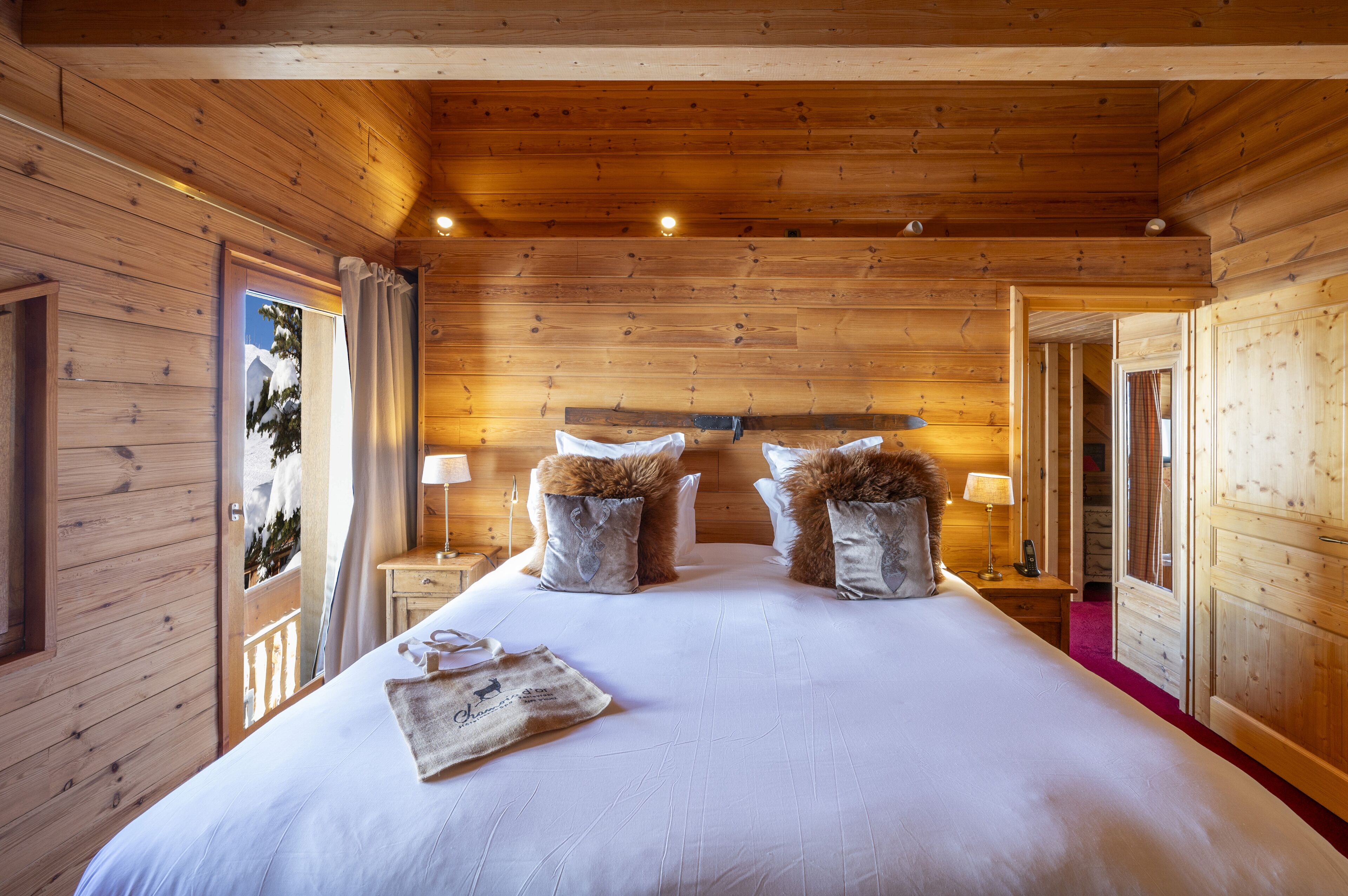 suite (victoire) | 1 bedroom, in-room safe, individually decorated, individually furnished