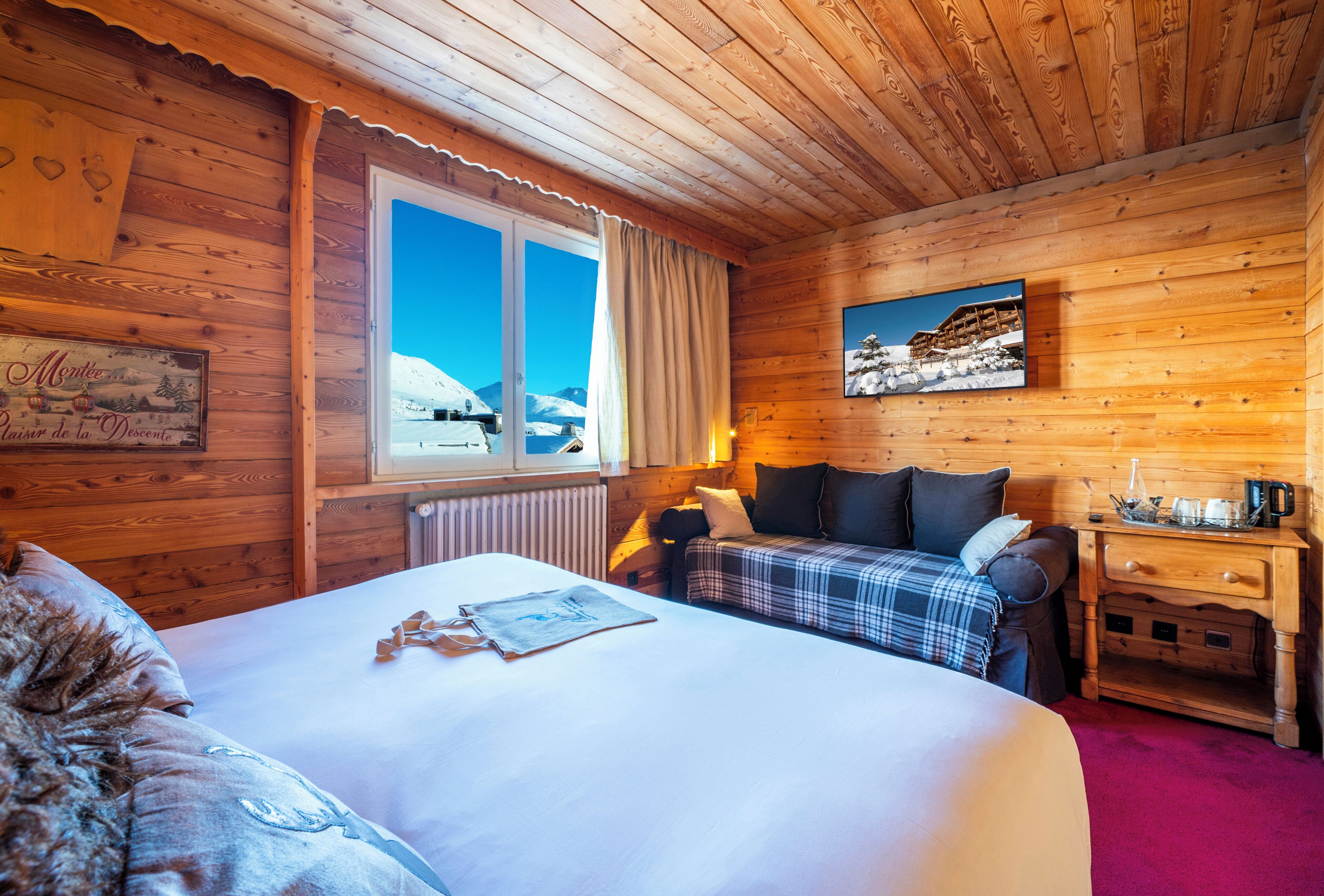 舒适客房 | 客房内保险箱、特色装修、特色家居、办公桌