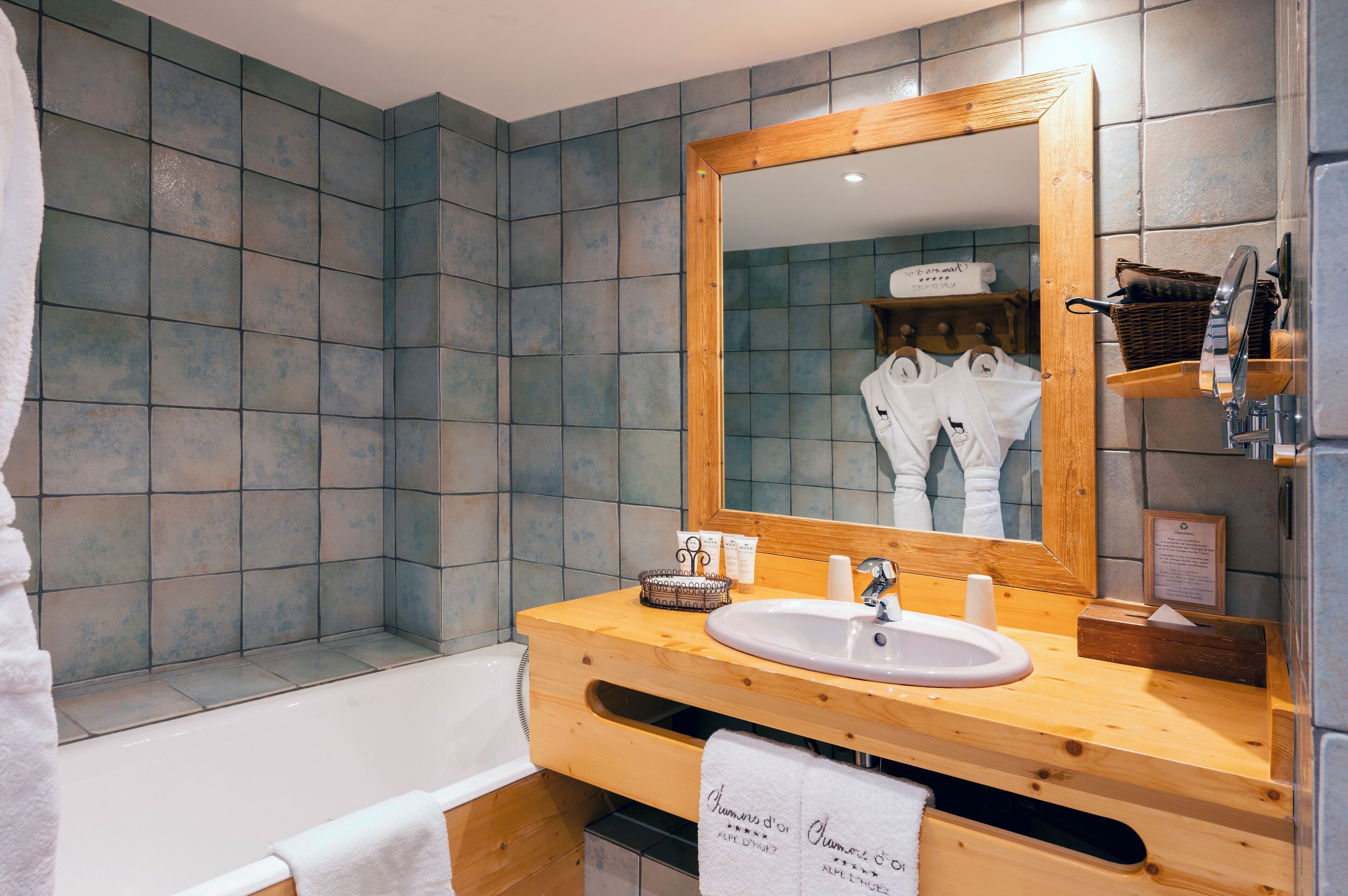 prestige rebecca | bathroom | free toiletries, hair dryer, bathrobes, towels