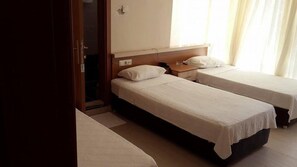 書桌、免費無線上網