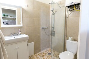 City Townhome, 1 Queen Bed | Bathroom