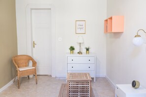 City Townhome, 1 Queen Bed