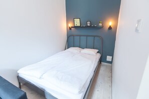City Apartment, 3 Bedrooms | 1 bedroom, desk, iron/ironing board, free WiFi - Modern Ernesto III (Budapest)