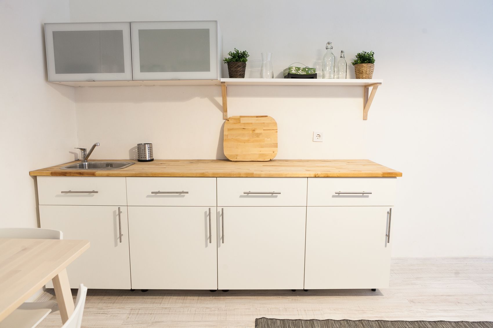 City Apartment, 3 Bedrooms | Private kitchen | Fridge, microwave, stovetop, coffee/tea maker