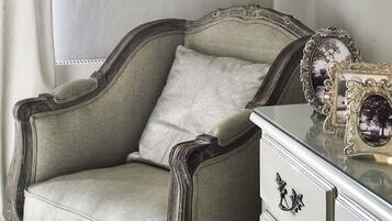 2 bedrooms, individually decorated, individually furnished, desk