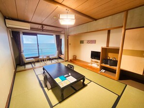 Family Room, Sea View | Desk, free WiFi, bed sheets, wheelchair access - Hotel Cetus Royal (Higashiizu)