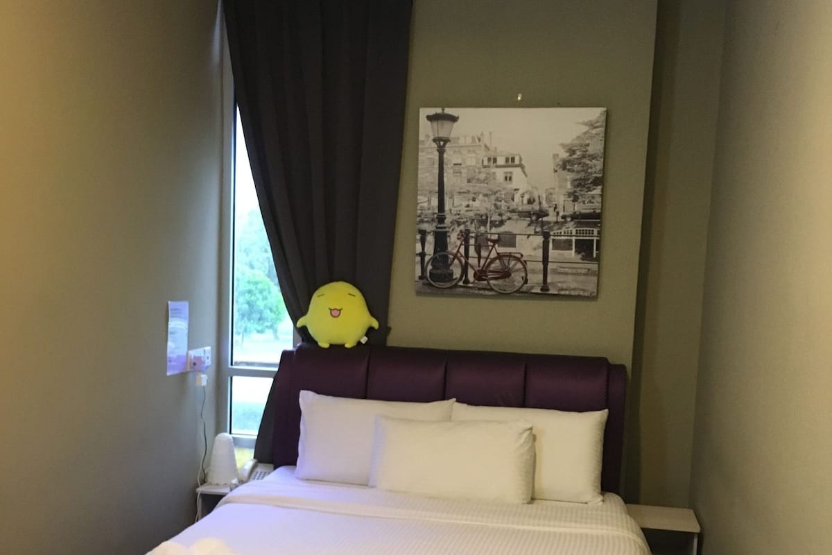 Double Room (Large) | Desk, iron/ironing board, free WiFi