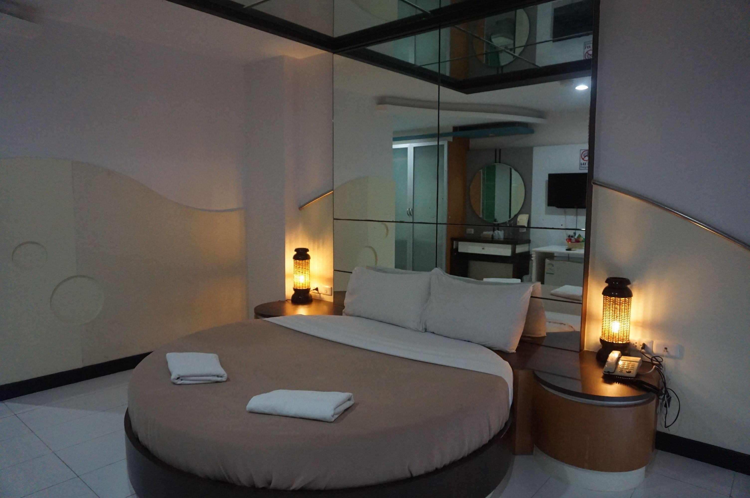 Standard Double Room | Minibar, desk, blackout drapes, free WiFi