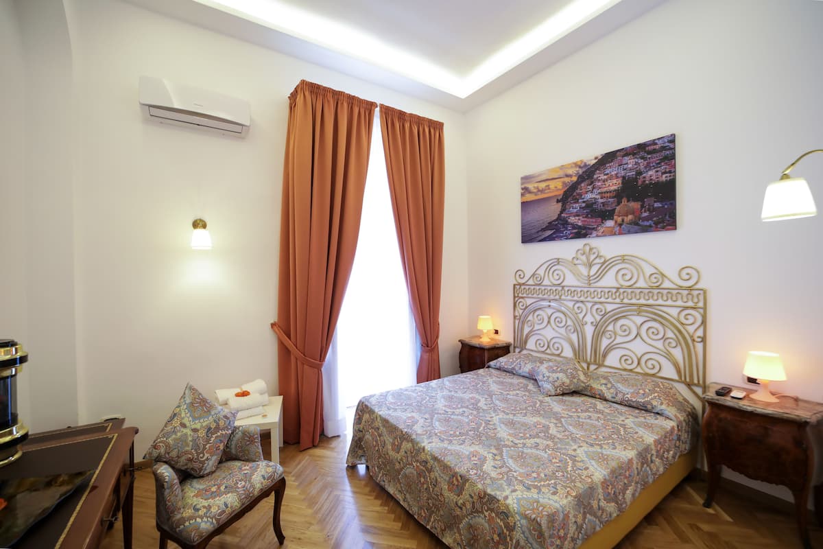 Ropa de cama hipoalergénica y minibar