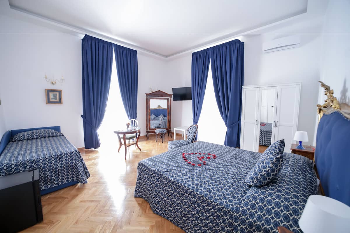 Ropa de cama hipoalergénica y minibar