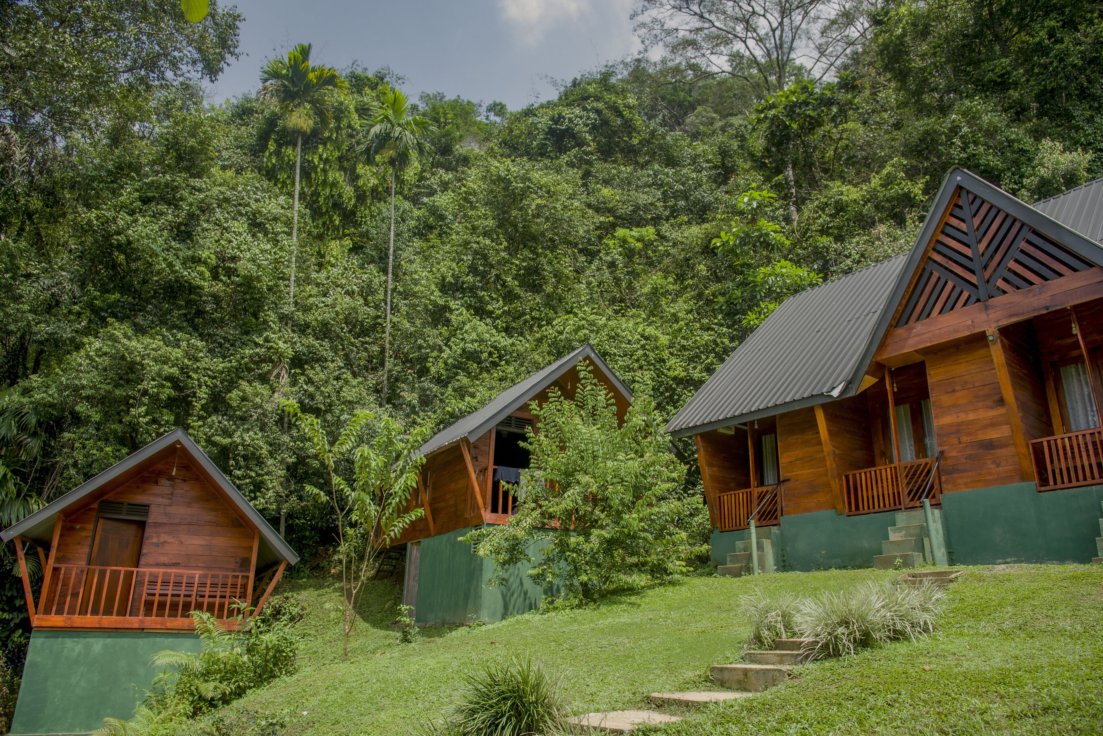 Habitació triple, vistes a la muntanya | 1 dormitori, caixa forta a l&#x27;habitació, escriptori i cortines opaques 