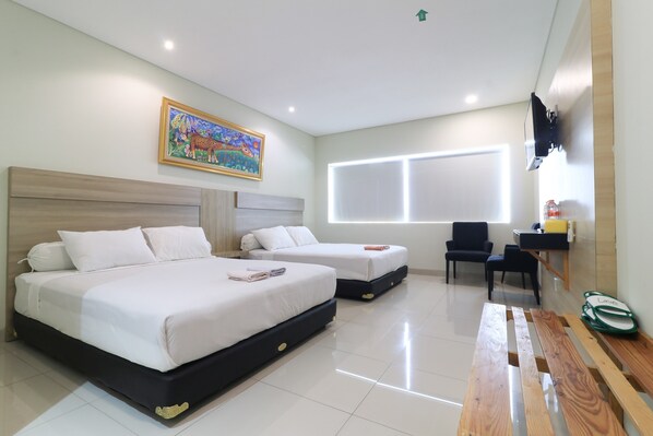 Habitació familiar | Escriptori, espai de treball apte per a portàtils i wifi gratuïta