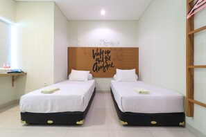 Deluxe Twin Room | Desk, laptop workspace, free WiFi, bed sheets - Locus Rooms (Bandung)