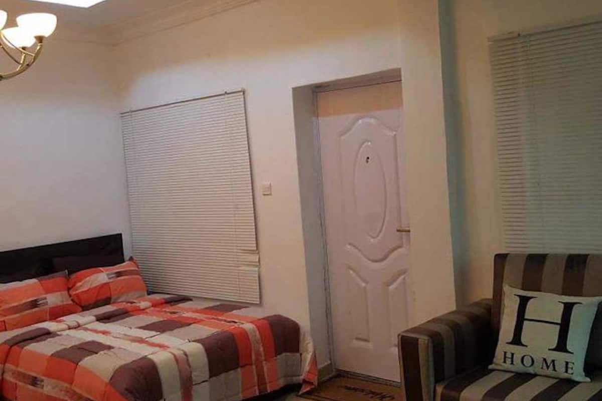 Suite estudio | Caja fuerte, camas supletorias gratuitas, wifi y ropa de cama