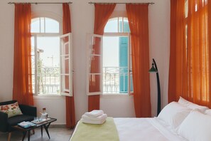 Blackout curtains, free WiFi, wheelchair access