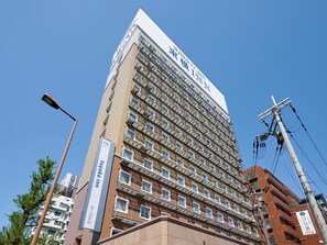 Exterior - Toyoko Inn Shin Osaka Higashi Mikuni Station (Osaka)