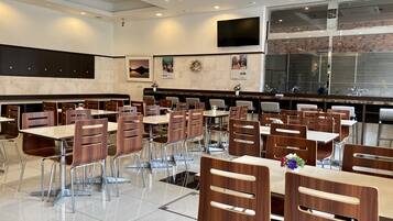 Free daily buffet breakfast