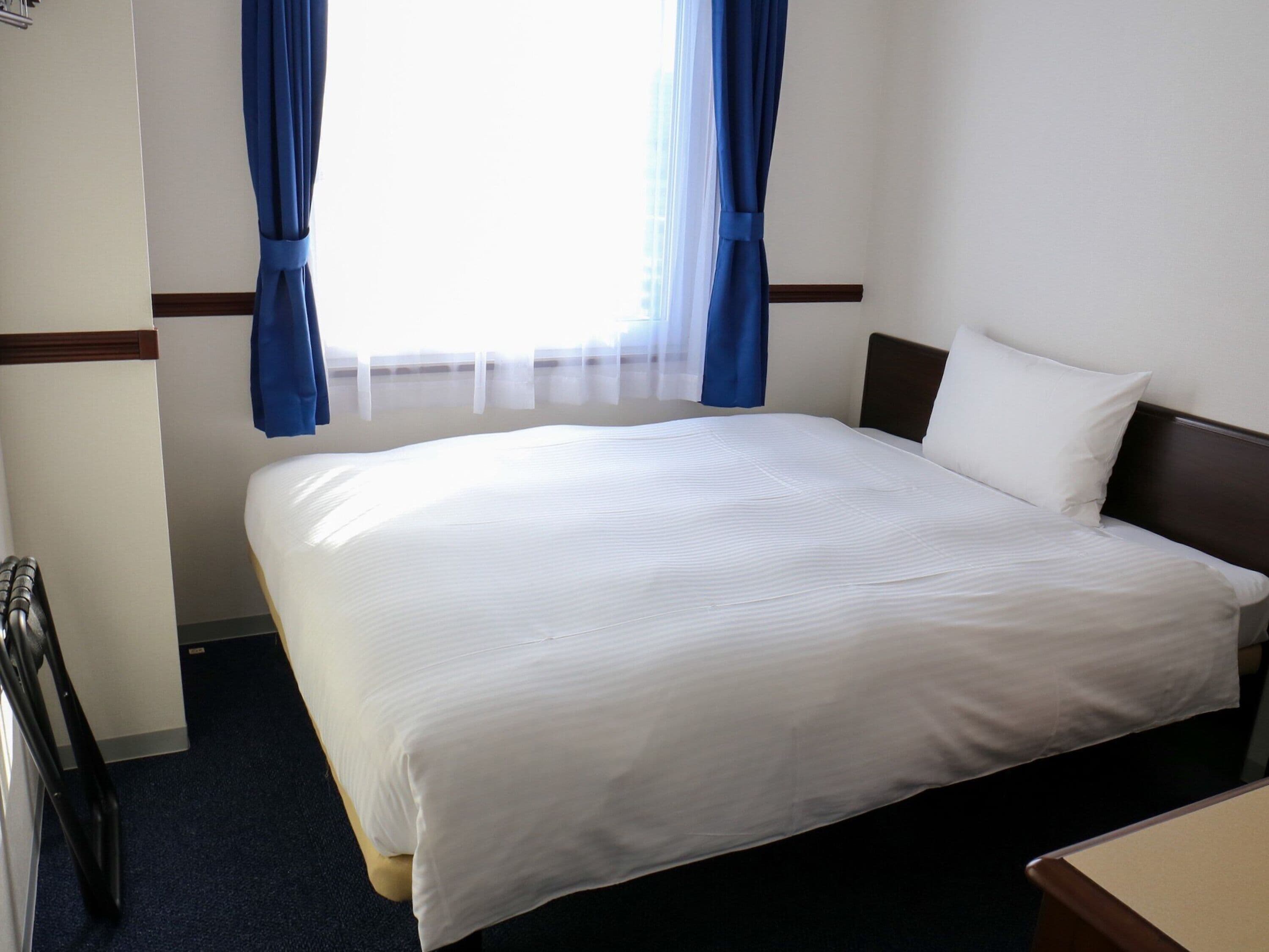 1 多间卧室、办公桌、遮光窗帘、免费 WiFi