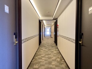 Hallway - Toyoko Inn Shin Osaka Higashi Mikuni Station (Osaka)