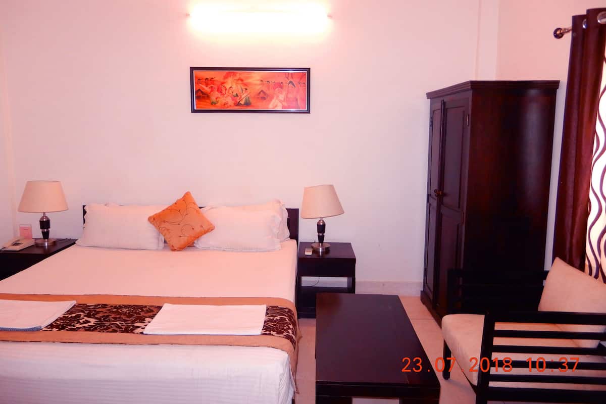 Habitación doble Deluxe, 1 cama King size, para fumadores | 15 habitaciones, ropa de cama de alta calidad y camas extra