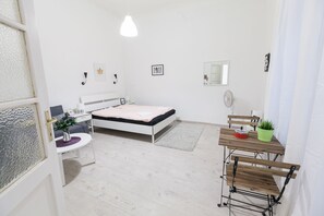 Design Apartment, Multiple Beds | In-room dining