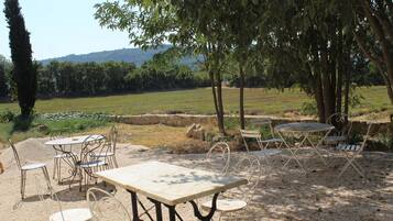 Dagelijks continentaal ontbijt inbegrepen