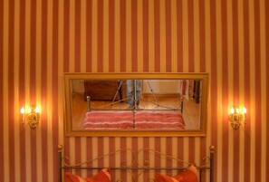 1 bedroom, blackout drapes, iron/ironing board, free WiFi