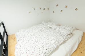 City Apartment, Multiple Beds