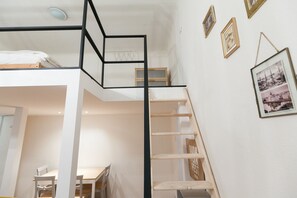 City Apartment, Multiple Beds