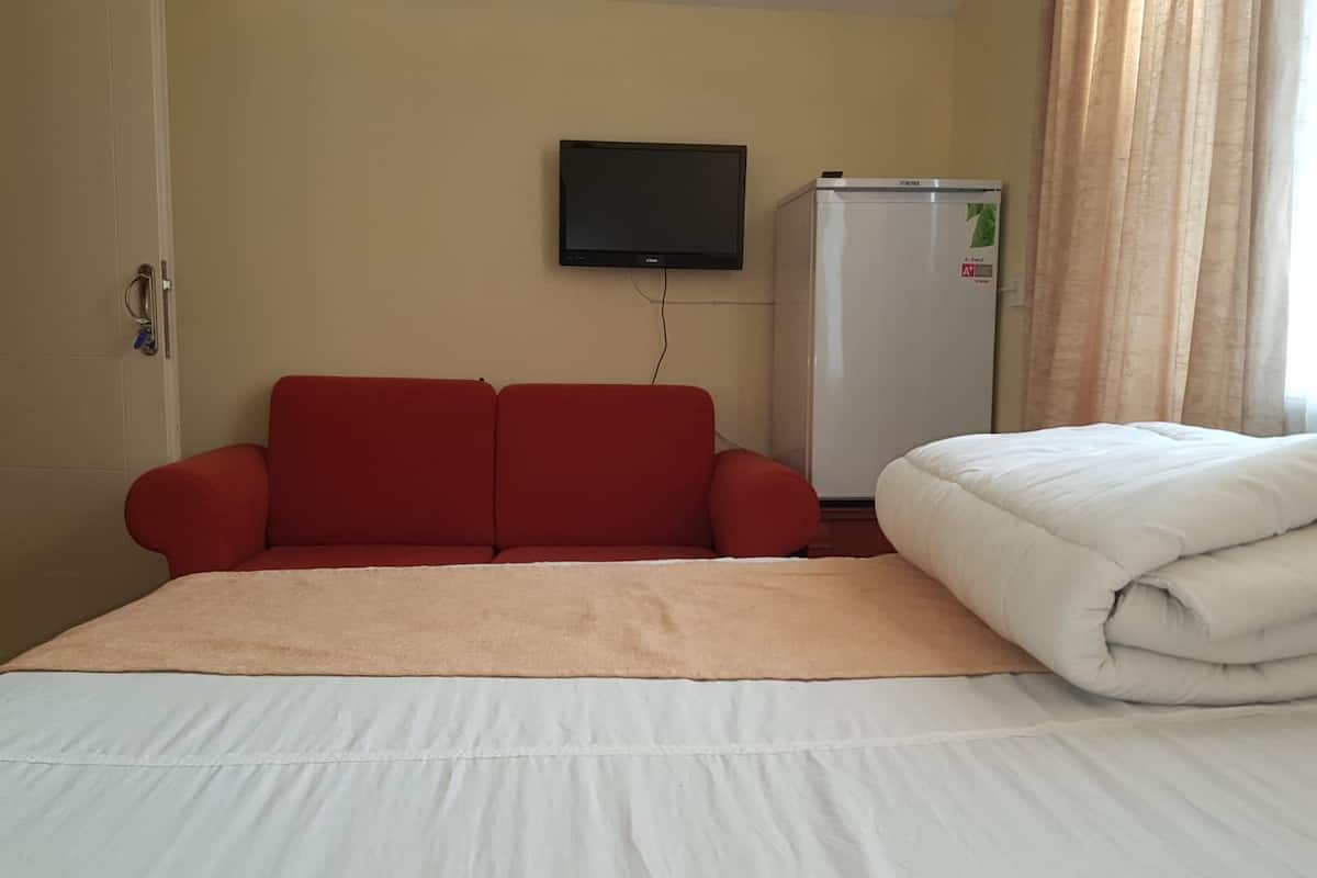 Căn hộ, 1 phòng ngủ | Minibar, bàn, truy cập Internet không dây miễn phí