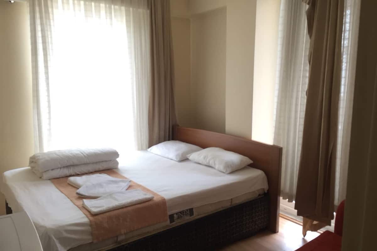 Minibar, desk, free WiFi