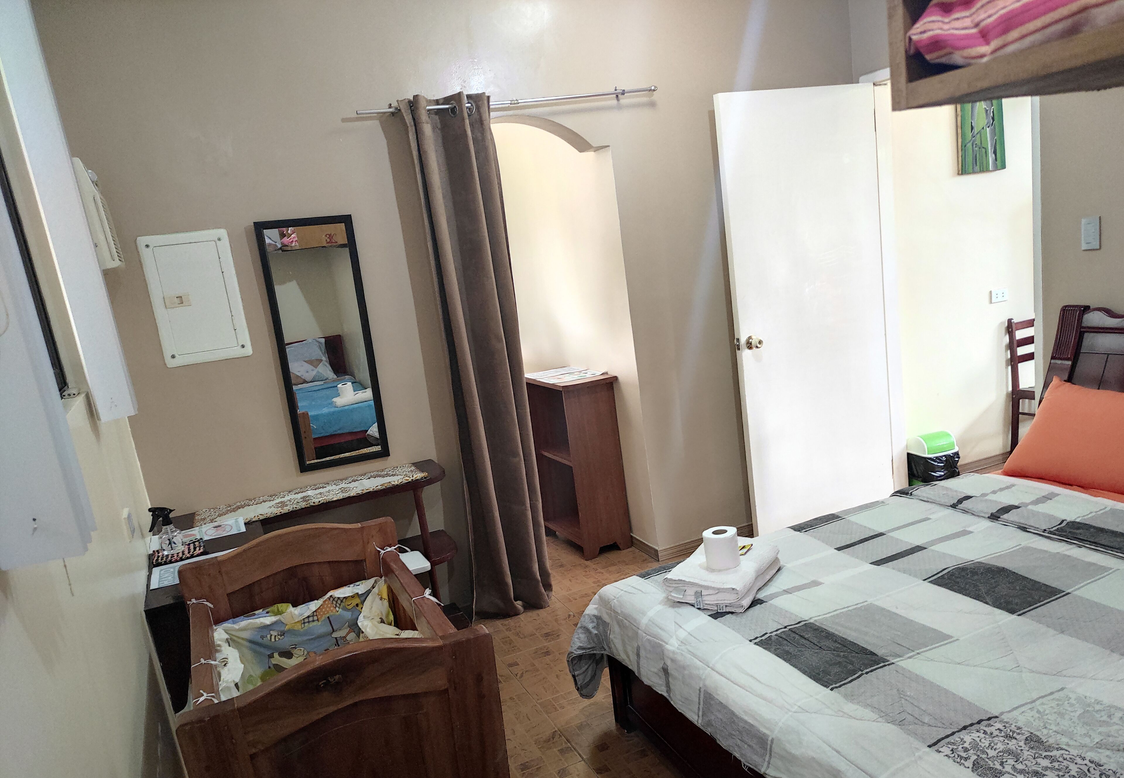 Select Comfort beds, individually decorated, individually furnished