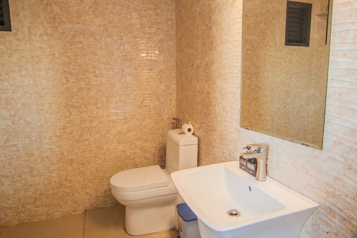 1 bedroom, minibar, desk, iron/ironing board