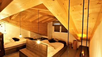 In-room safe, free WiFi, bed sheets