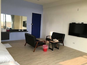 Quadrupla Standard | Bagno | Set di cortesia gratuito, asciugacapelli, pantofole, asciugamani