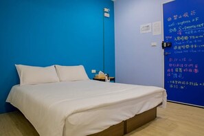 Doppia Standard, 1 letto matrimoniale, non fumatori | Una scrivania, tende oscuranti, insonorizzazione, Wi-Fi gratuito
