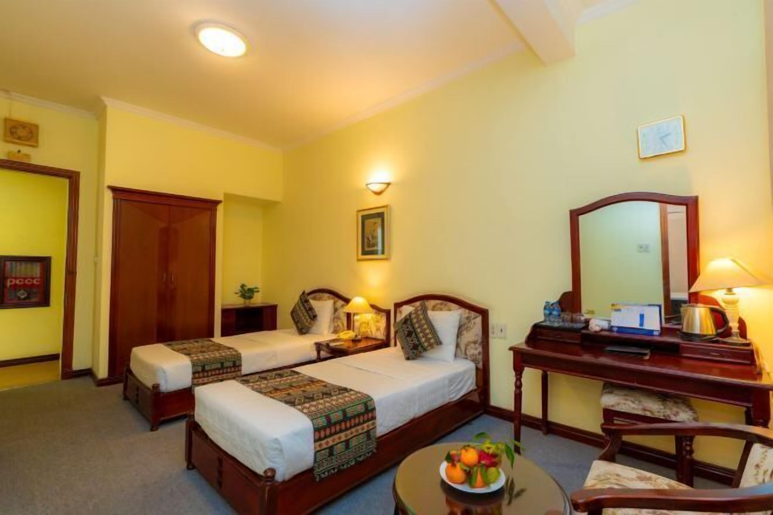 Minibar, bureau, Wi-Fi gratuit, draps fournis