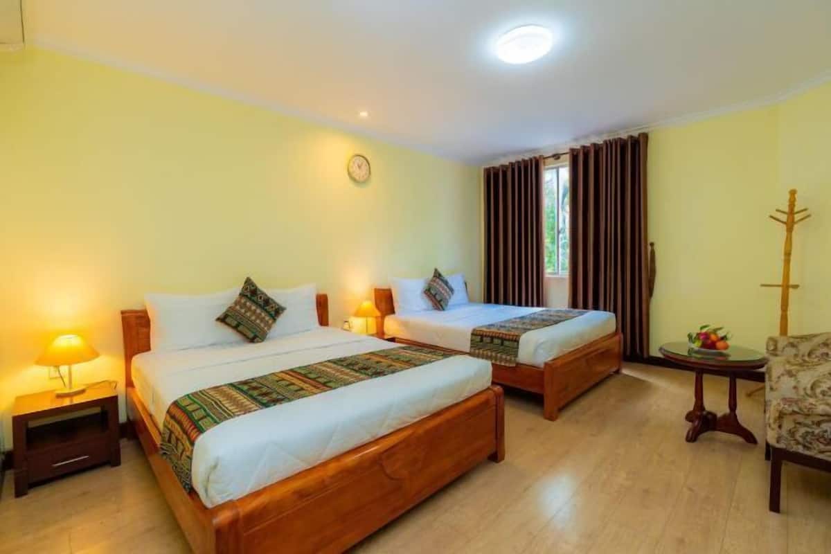 1 bedroom, minibar, desk, free WiFi