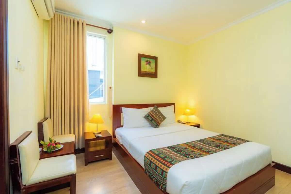 1 bedroom, minibar, desk, free WiFi