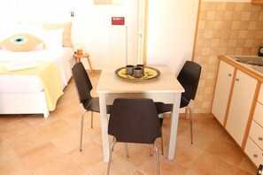 Dining - Paktia Villas (Paros)