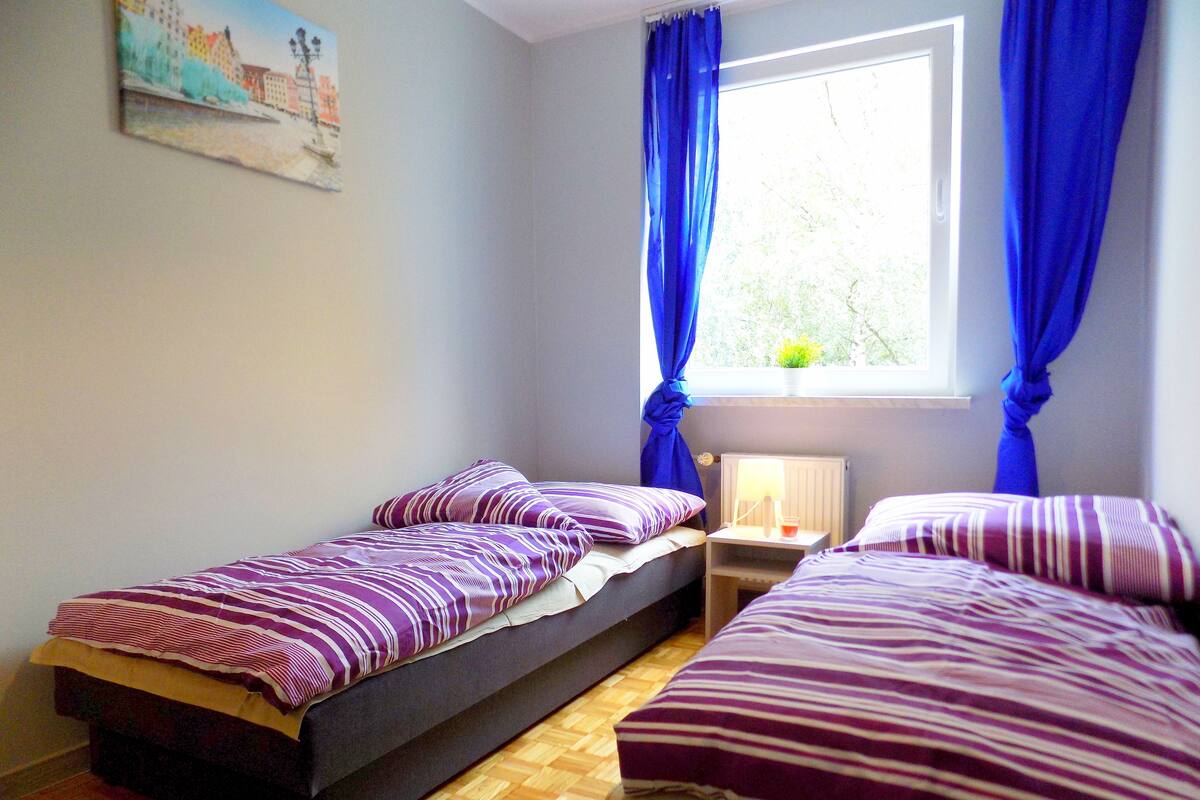 Iron/ironing board, free WiFi, bed sheets