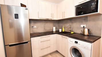 Fridge, microwave