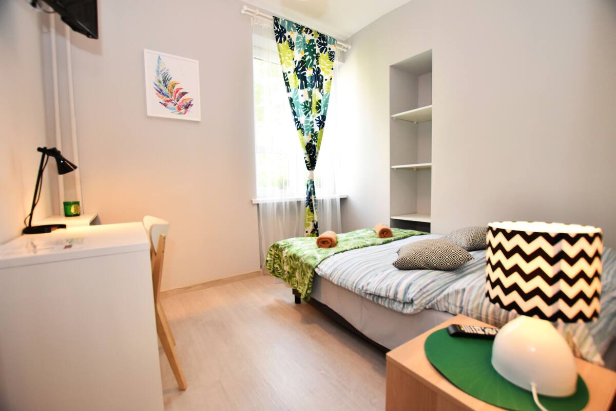 Double Room, Shared Bathroom (WiP6) | Iron/ironing board (on request), WiFi (free), bed sheets