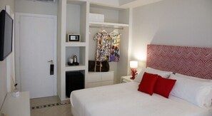 Habitación de diseño con 1 cama doble o 2 individuales (Wellness) | Minibar, caja fuerte, cortinas opacas y sistema de insonorización