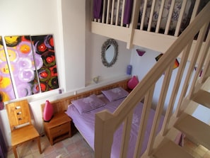 Family Room, Mountain View (Lavande)