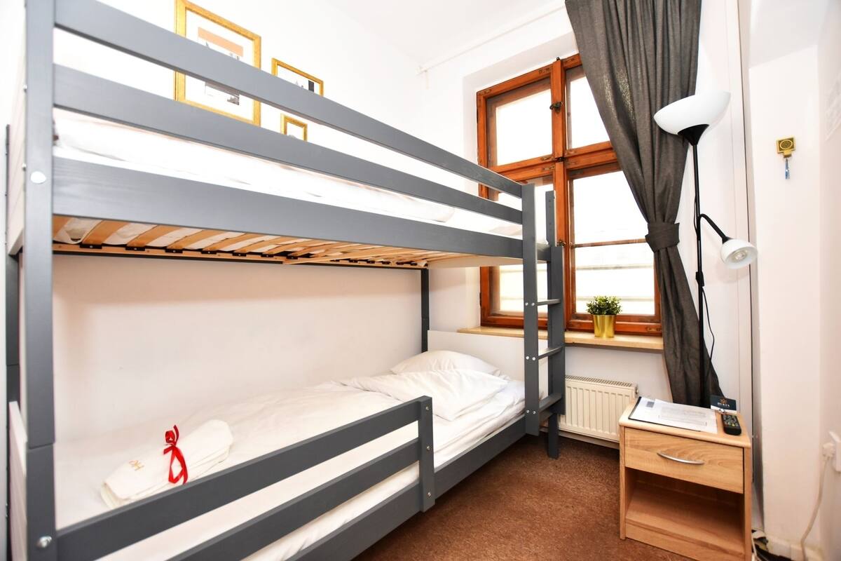 Quarto casal, banheiro compartilhado (RuP2) | Ferros/tábuas de passar roupa, Wi-Fi de cortesia, roupa de cama