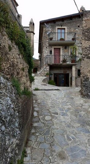Property entrance - Bed & Breakfast Dhafna Civita (Civita)