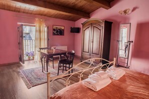 Desk, cots/infant beds, free WiFi - Bed & Breakfast Dhafna Civita (Civita)